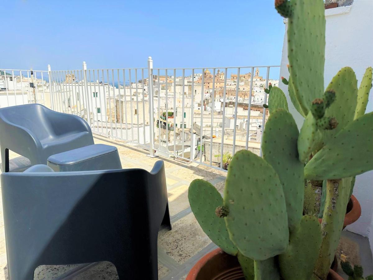 La Stanza Sul Tetto - Panorama&Relax - Ostuni Centro Villa Buitenkant foto